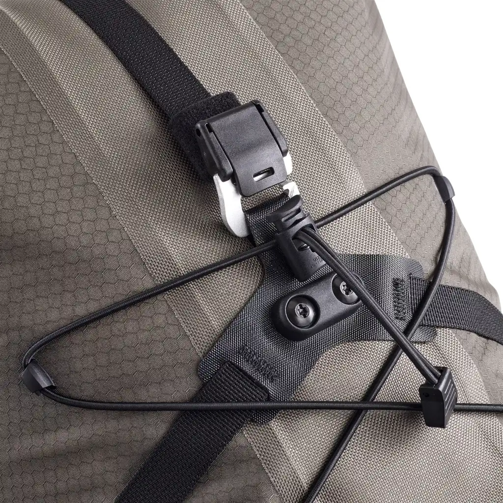 ORTLIEB Seat-Pack QR Dark Sand Satteltasche, Detailansicht, bei Bag-Age
