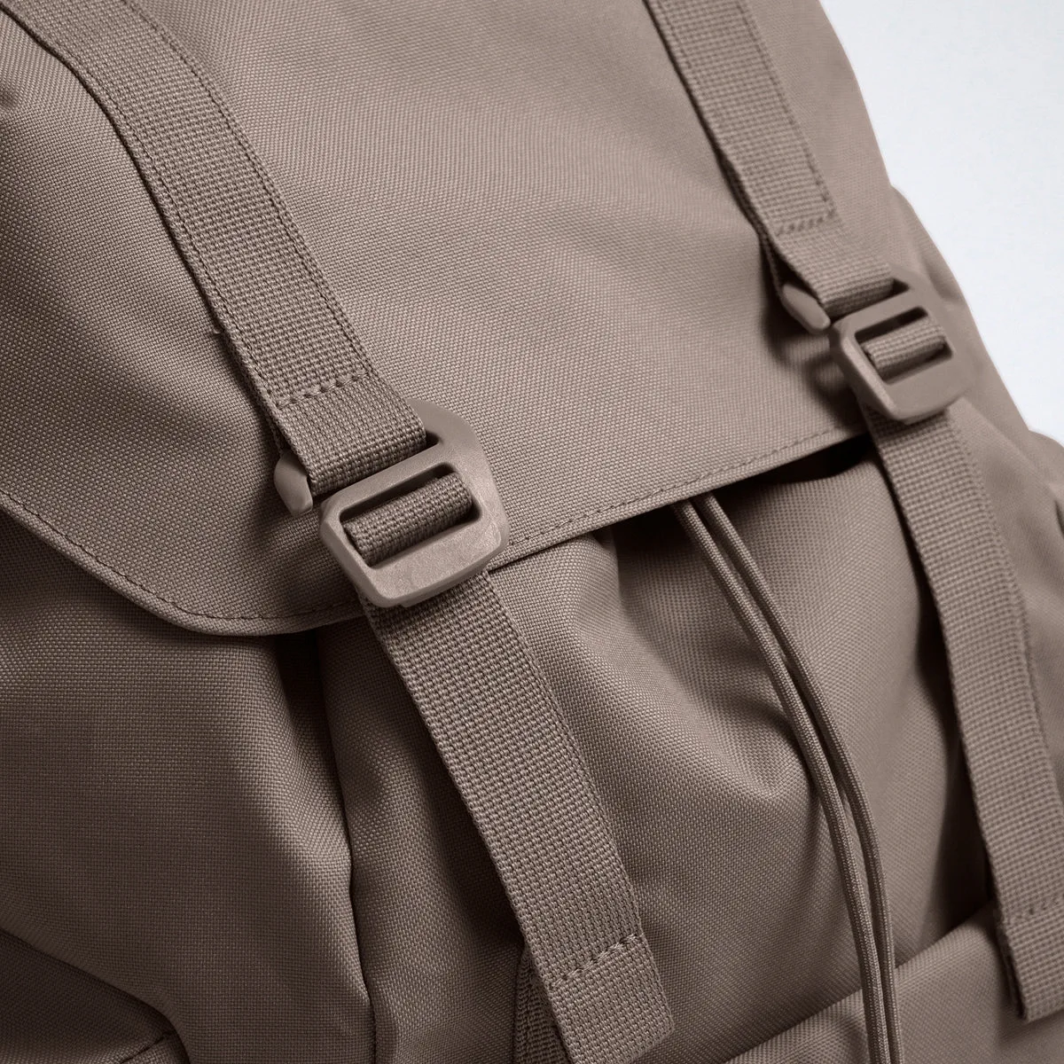 GOT BAG Flap Pack Large Oyster – Detailansicht | nachhaltig | Bag-Age