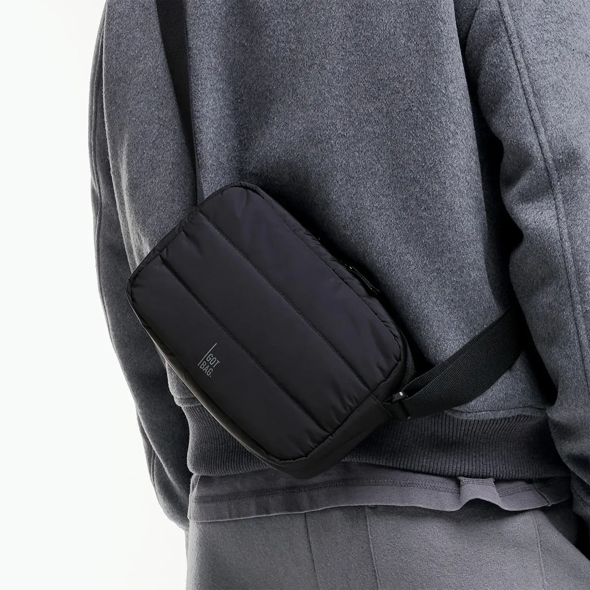 GOT BAG Puffer Crossbody Bag Black Monochrome – Lifestyle-Foto 3 | nachhaltig | Bag-Age