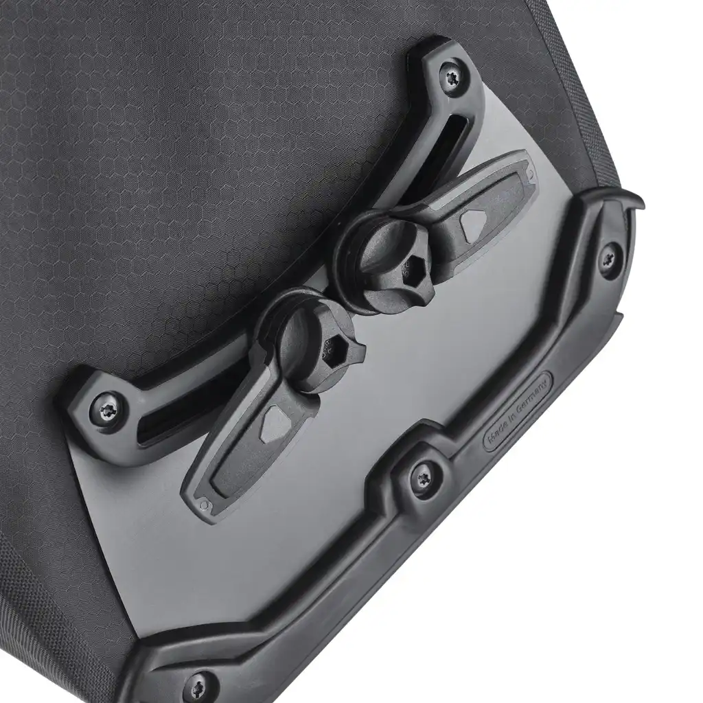 ORTLIEB Gravel-Pack Black Matt Fahrradtasche, Detailansicht, bei Bag-Age