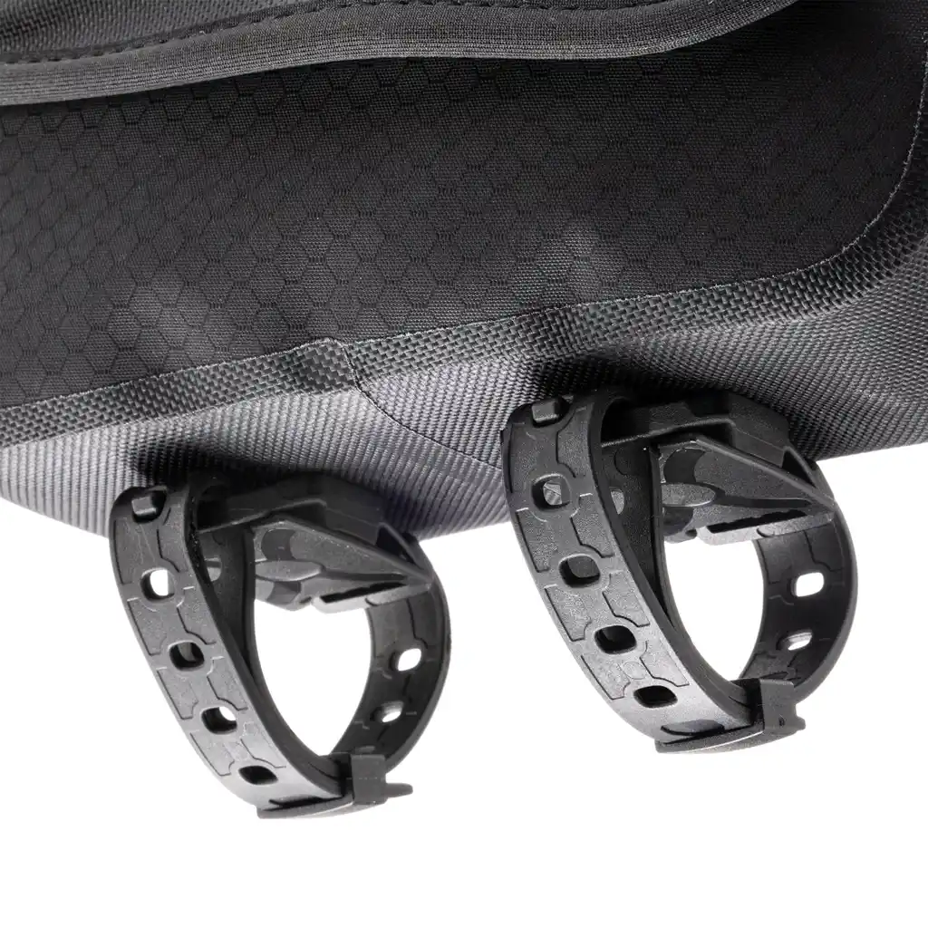 ORTLIEB Fuel-Pack Black Matt Top Tube Bag, Detailansicht, bei Bag-Age