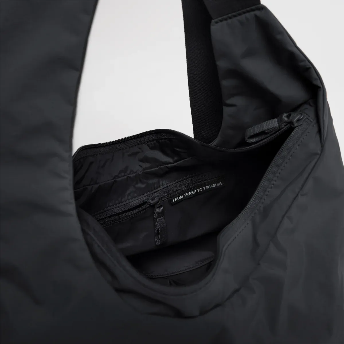 GOT BAG Full Moon Bag Black Monochrome – Seitenansicht | nachhaltig | Bag-Age