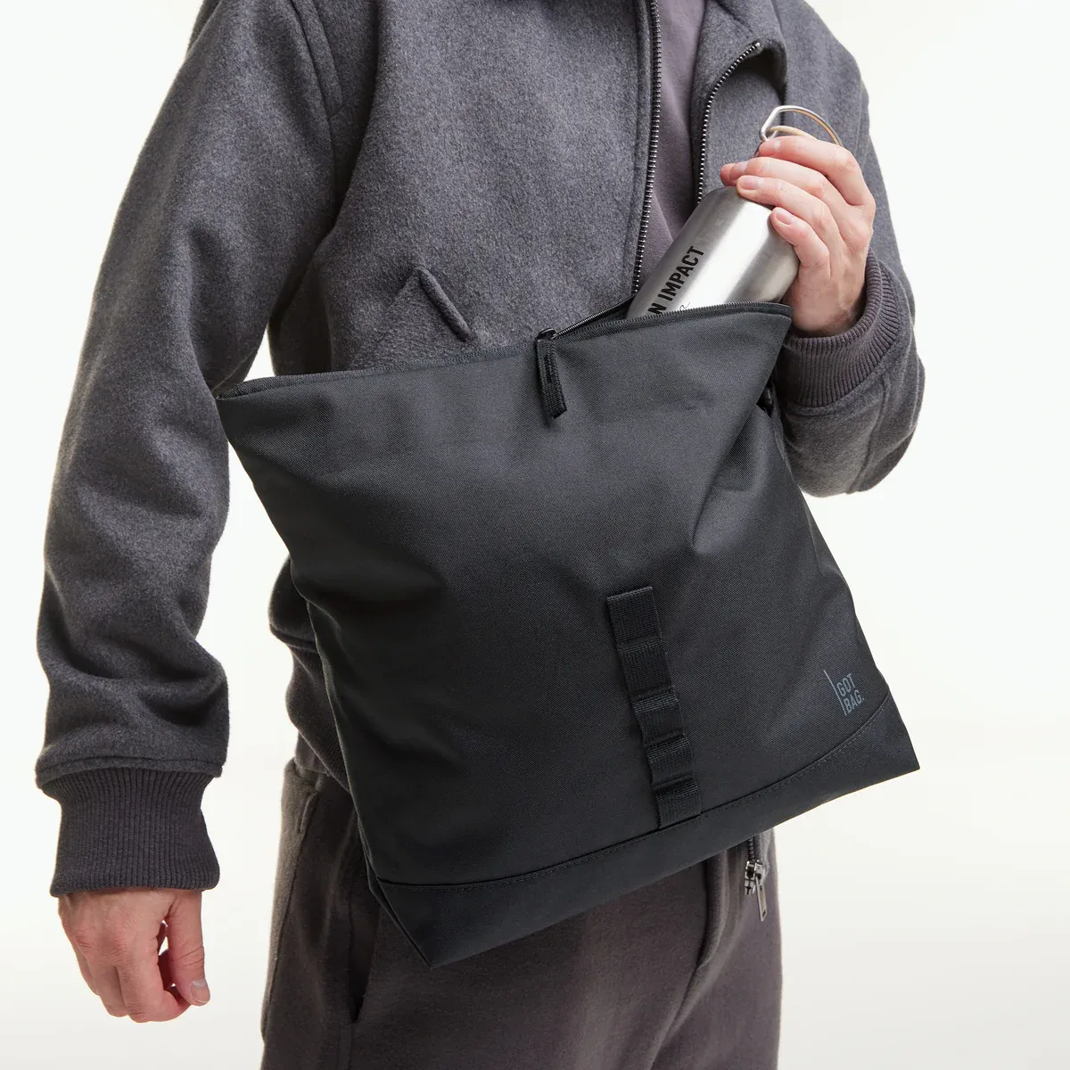 GOT BAG Messenger Bag Black Monochrome – Lifestyle-Foto 3 | nachhaltig | Bag-Age