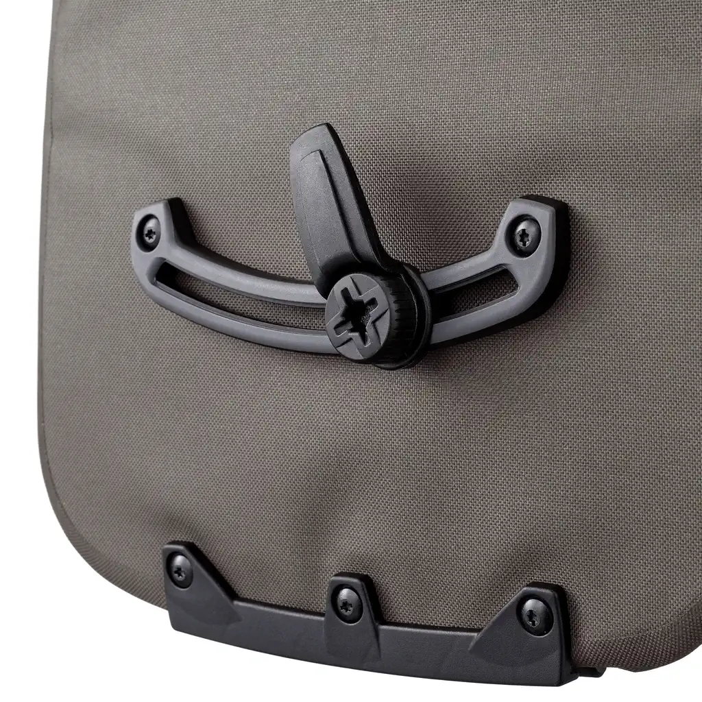 ORTLIEB Vario 26L Dark Sand Convertible Backpack Pannier, Detailansicht, bei Bag-Age
