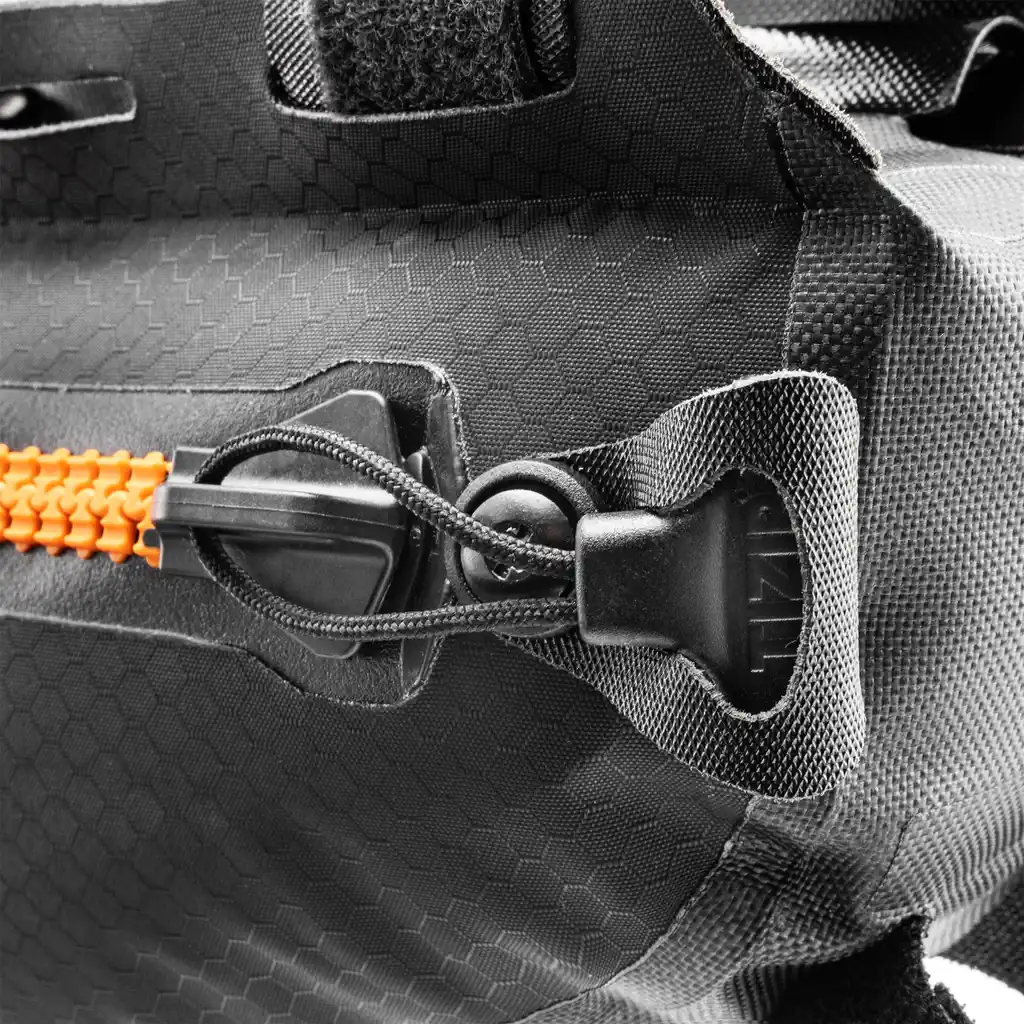 ORTLIEB Frame-Pack Toptube Black Matt Rahmentasche, Detailansicht, bei Bag-Age