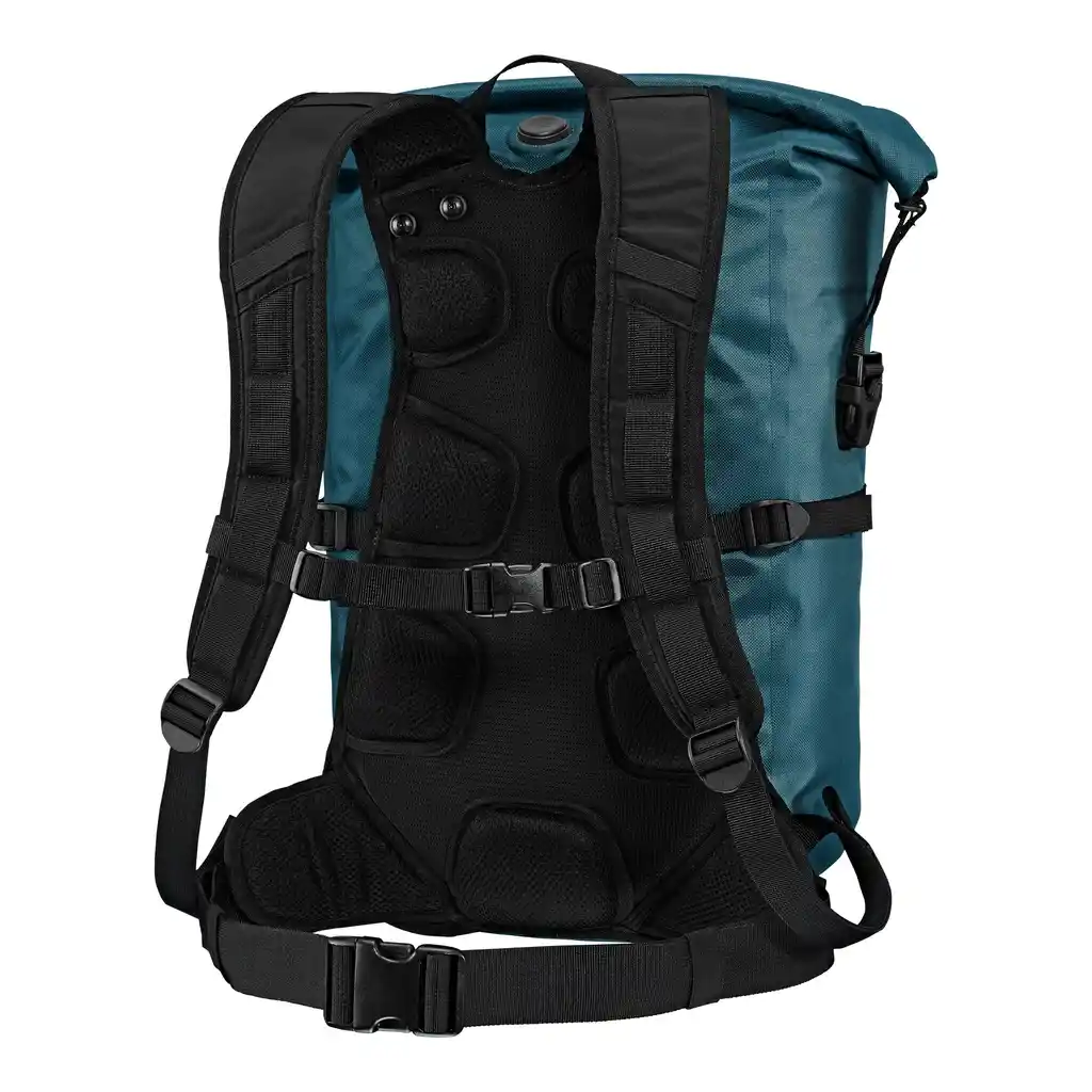 ORTLIEB Packman Petrol Rucksack, Rückansicht, bei Bag-Age