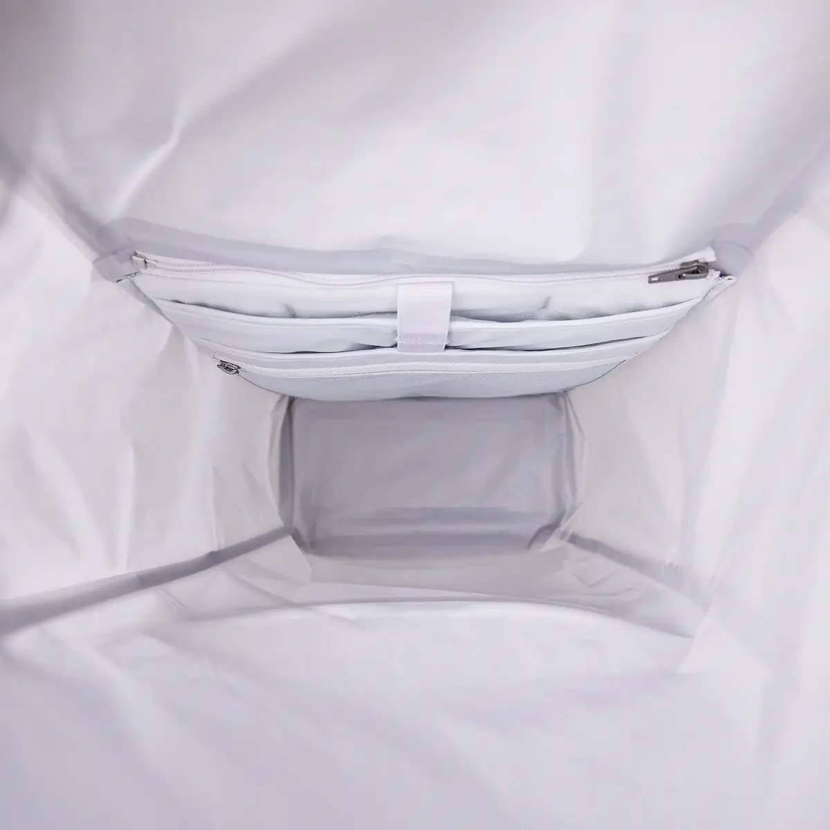 otinga Flow reflektierend-polar-blau: Rucksack, 100% wasserdicht, mit Laptopfach. Bei Bag-Age Berlin kaufen.