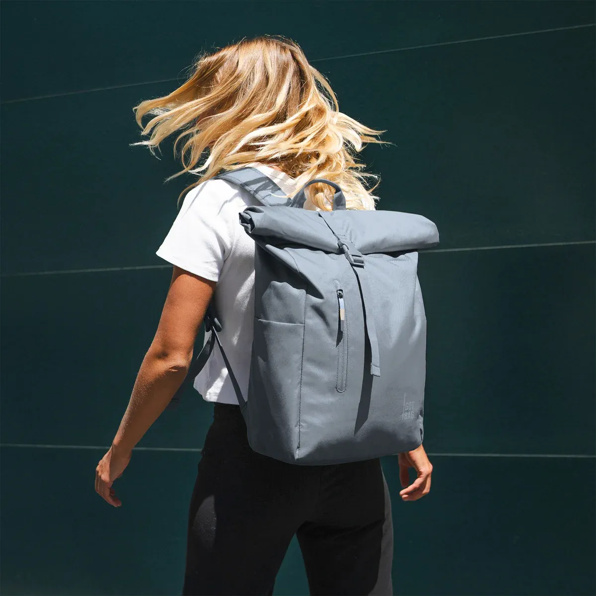 GOT BAG Rolltop Easy Marlin Monochrome – Lifestyle-Foto 3 | nachhaltig | Bag-Age