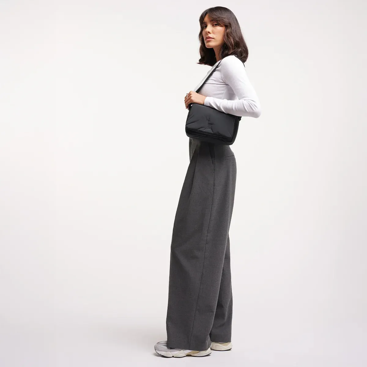GOT BAG Cloud Crossbody Bag Black Monochrome – Lifestyle-Foto 4 | nachhaltig | Bag-Age