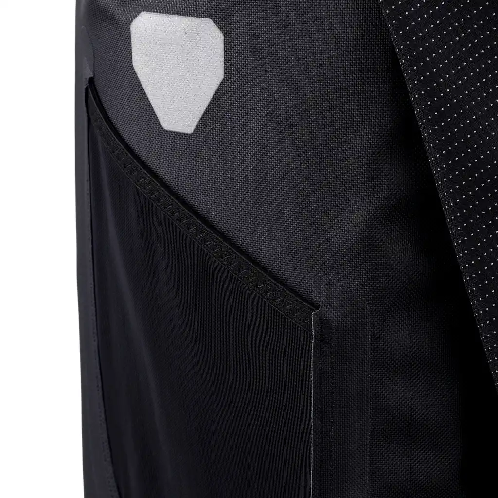 ORTLIEB Vario 26L Black Reflective Convertible Backpack Pannier, Detailansicht, bei Bag-Age