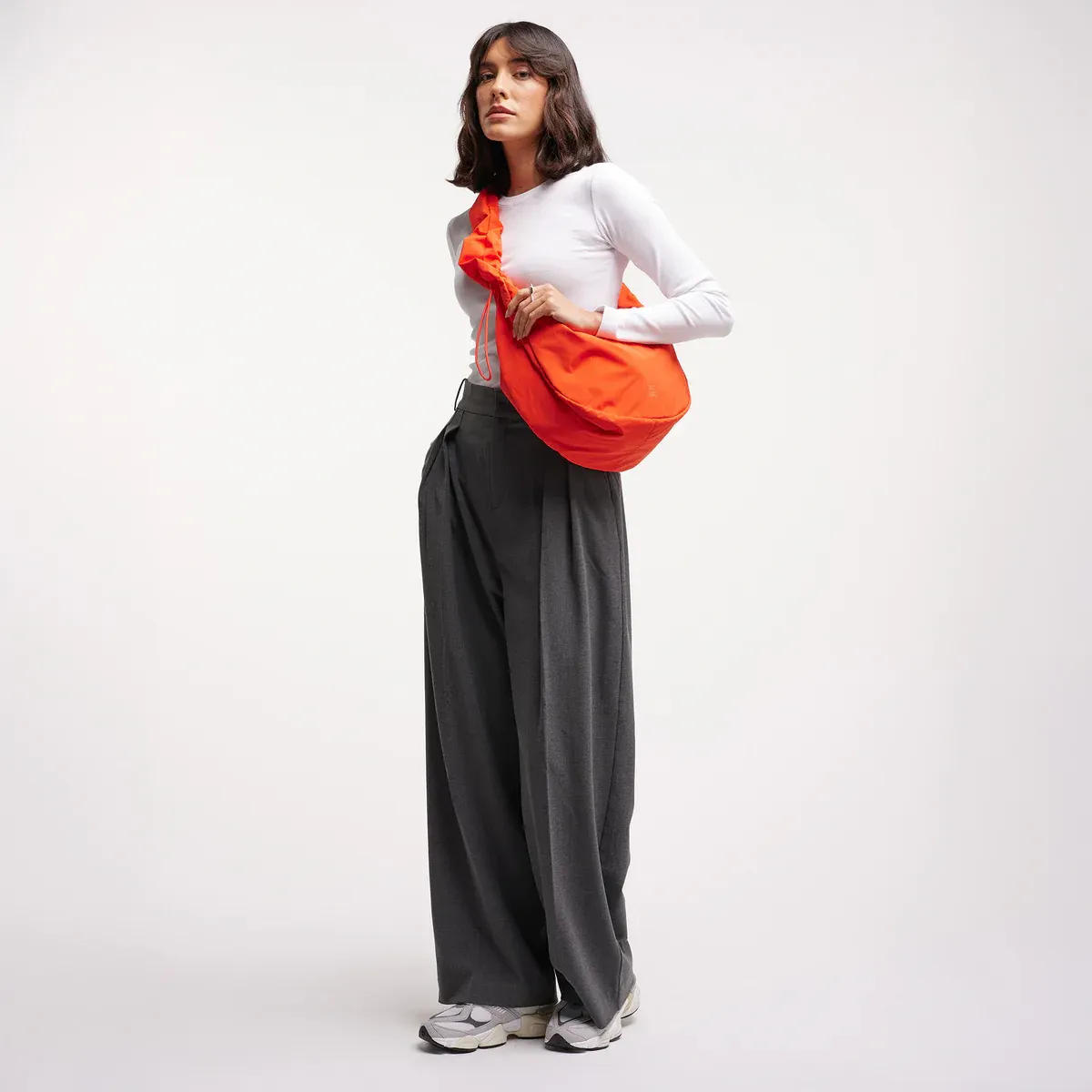 GOT BAG Moon Bag Ruffle Vichy Hot Coral Monochrome – Lifestyle-Foto 4 | nachhaltig | Bag-Age