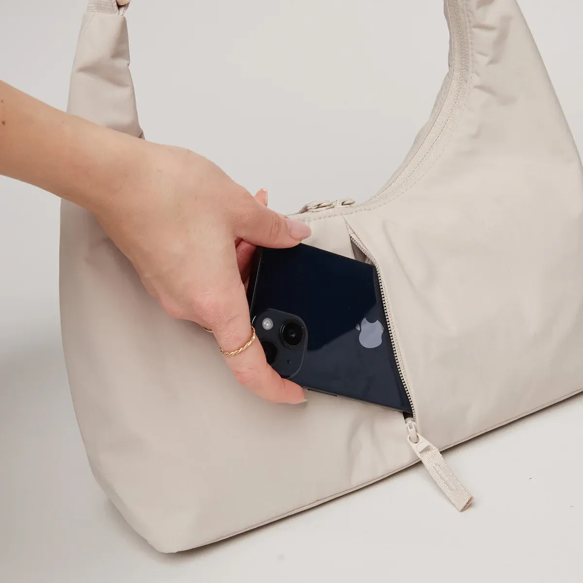 GOT BAG T-Shape Bag Mini Soft Shell Monochrome – Detailansicht 1 | nachhaltig | Bag-Age