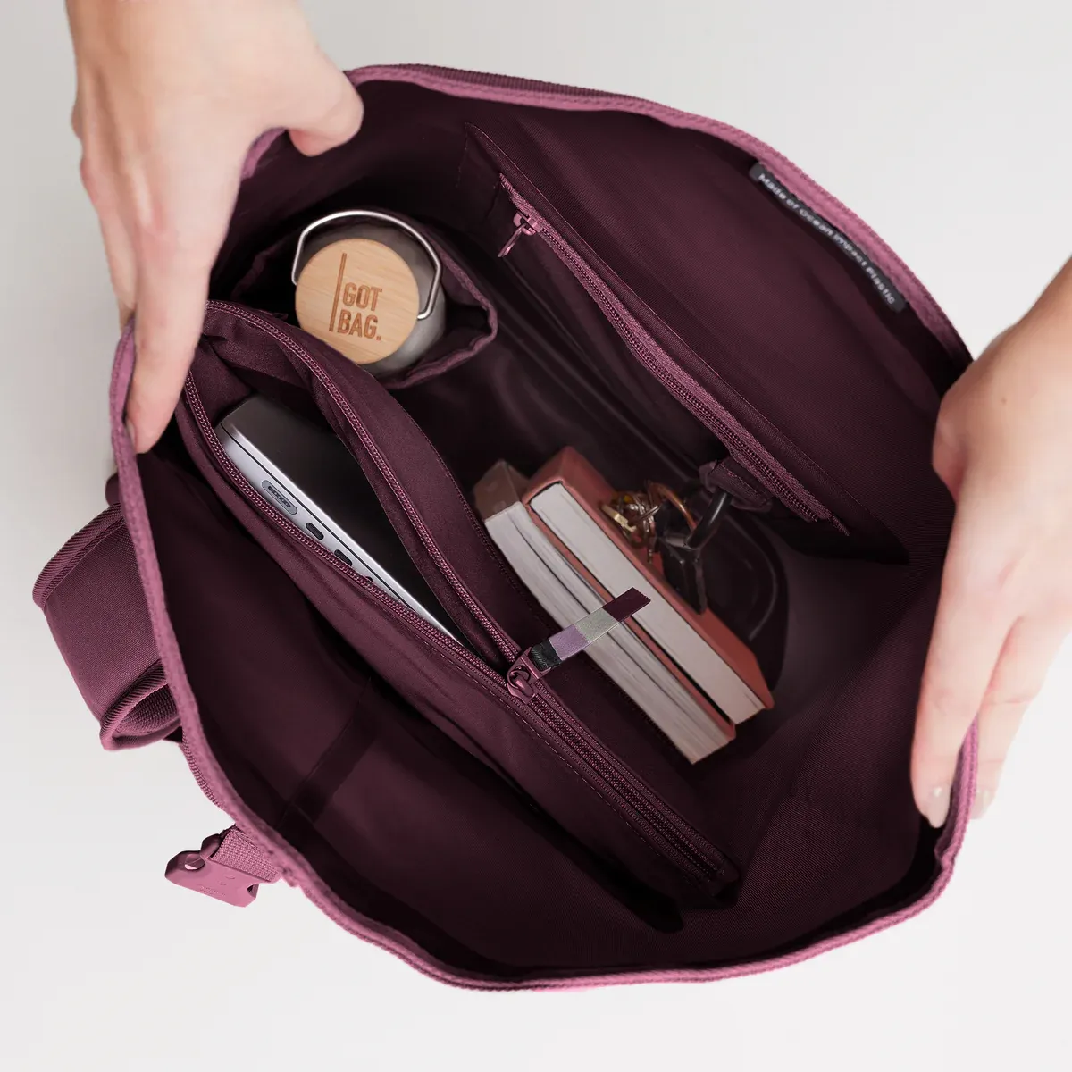 GOT BAG Rolltop 2.0 Kraken Monochrome – Seitenansicht 1 | nachhaltig | Bag-Age