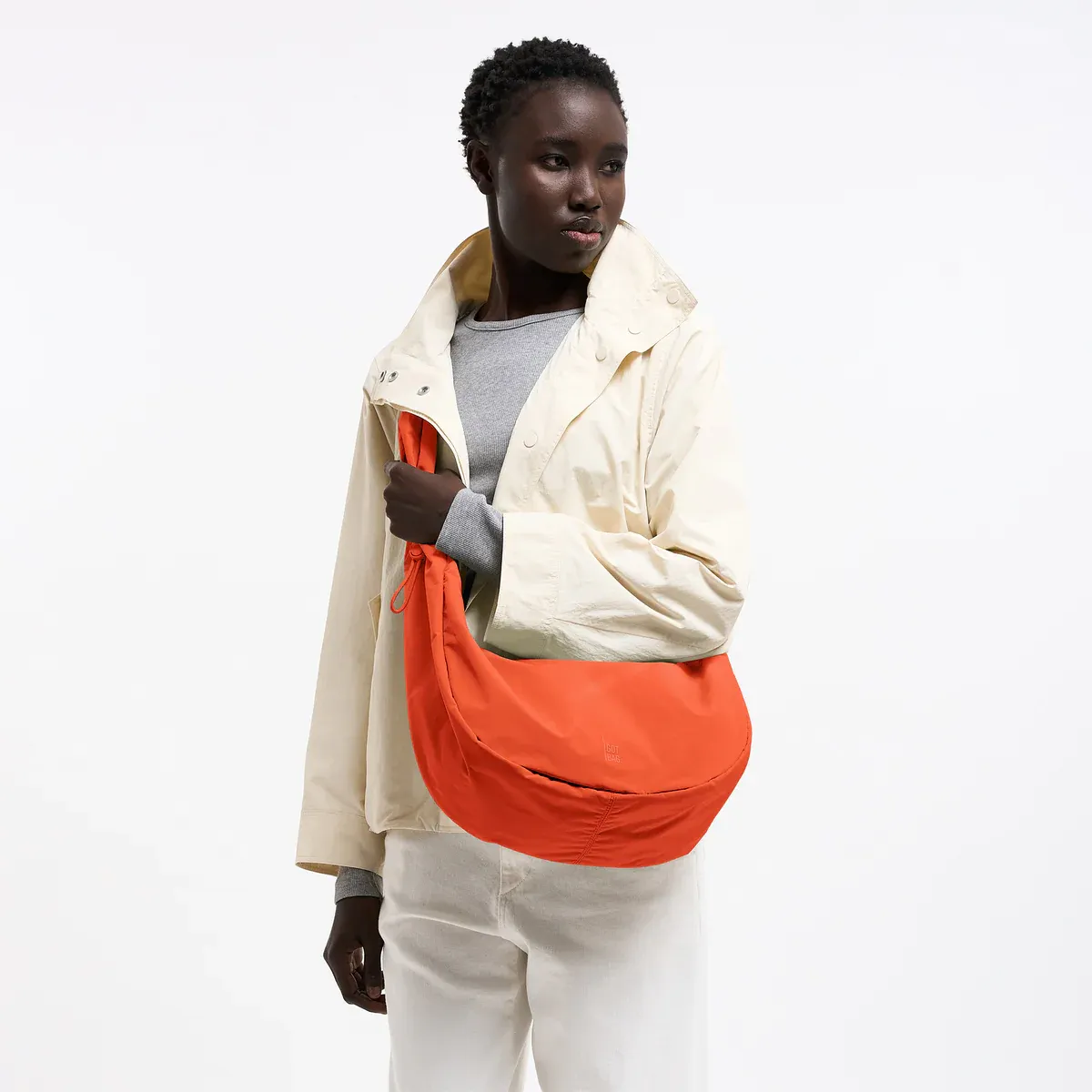 GOT BAG Moon Bag Ruffle Vichy Hot Coral Monochrome – Lifestyle-Foto 2 | nachhaltig | Bag-Age