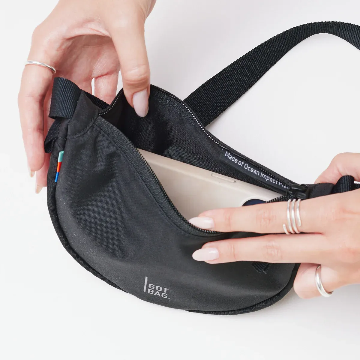 GOT BAG Moon Bag Mini Black Monochrome – Produktbild 1 | nachhaltig | Bag-Age