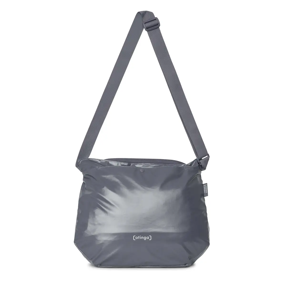 otinga Shopper V3 shiny-graphit-grau, recyceltes PES-Gewebe, PU-beschichtet, 100% wasserdicht, Rucksack bei Bag-Age Berlin.