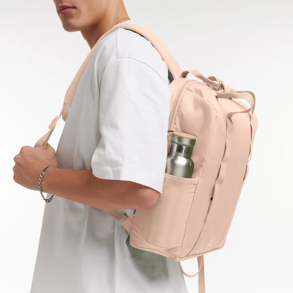 GOT BAG Daypack Loop Pearl Monochrome – Lifestyle-Foto 3 | nachhaltig | Bag-Age