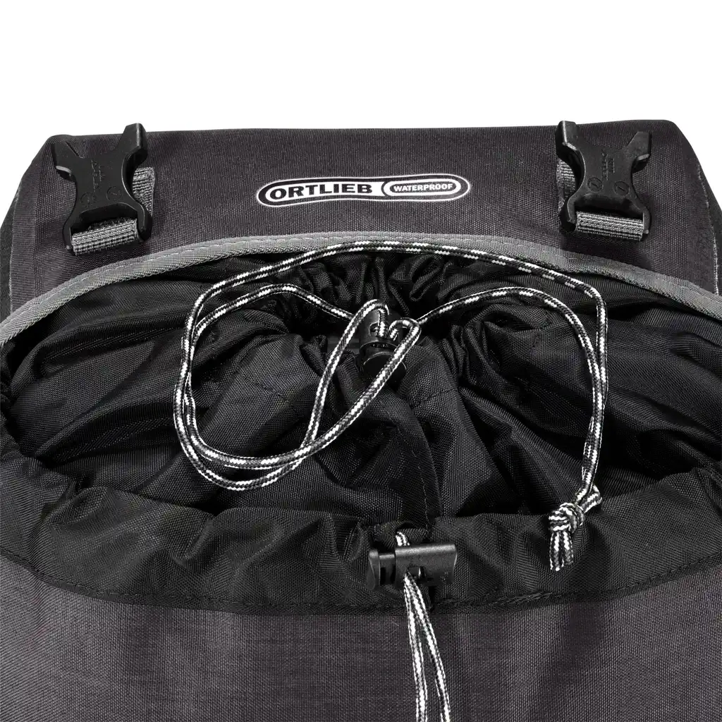 ORTLIEB Bike-Packer Plus Granite Fahrradtasche, Detailansicht, bei Bag-Age