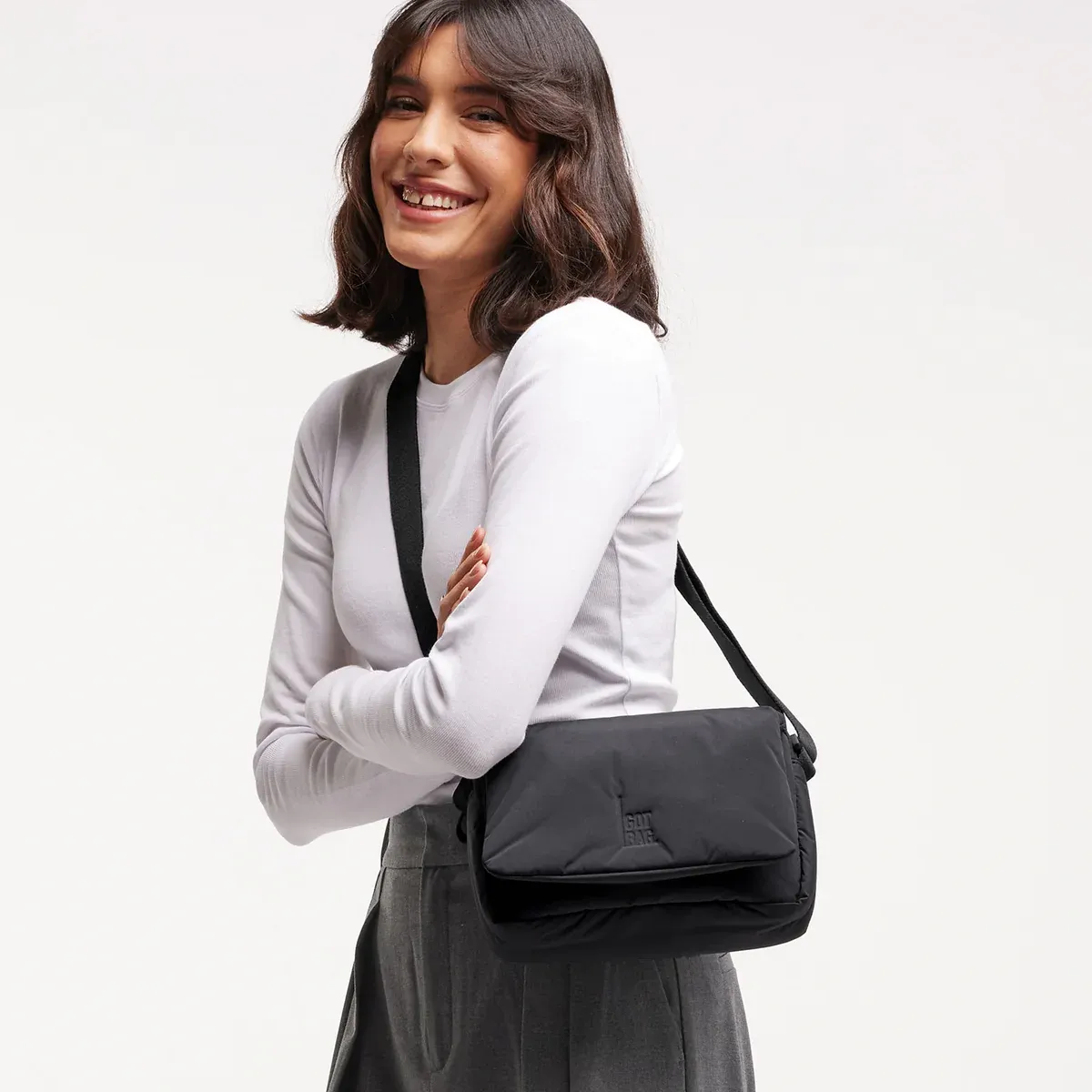 GOT BAG Cloud Crossbody Bag Black Monochrome – Lifestyle-Foto 1 | nachhaltig | Bag-Age